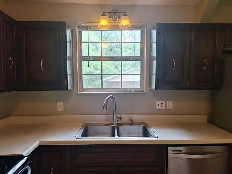 10831 Sonja Dr — Photo 7