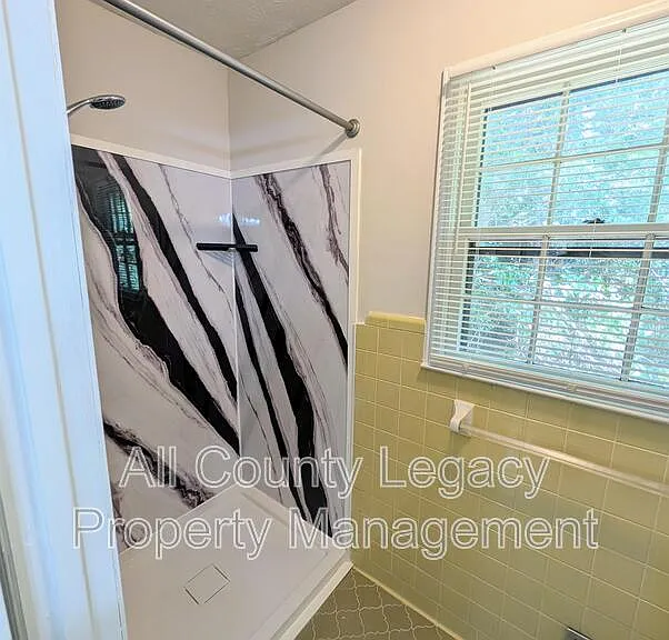 1422 Fairfield Dr SW — Photo 9