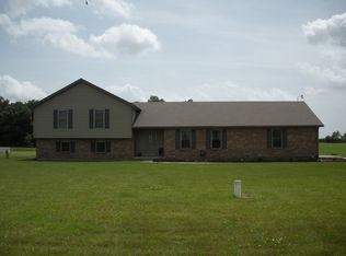 877 E Blee Rd, Springfield, OH 45502