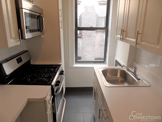 Rented by City Connections Realty | media 19