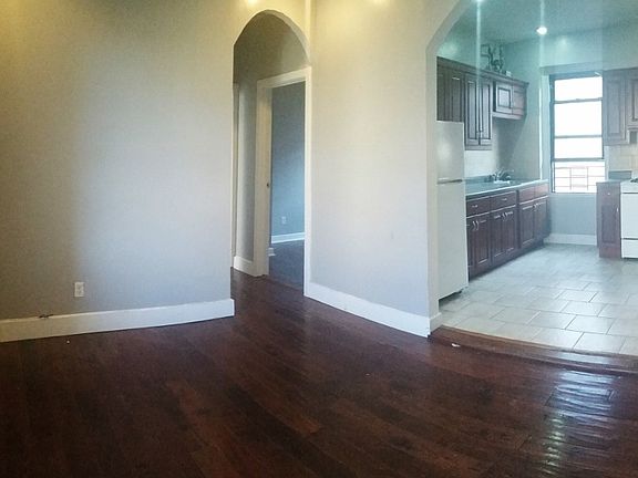 2nd image of 2148 35th St APT 4B