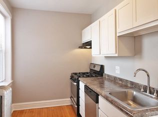123 N Humphrey Ave #125, Oak Park, IL 60302