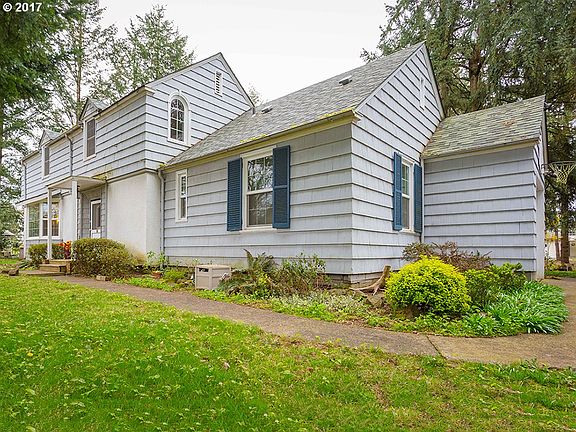 2nd image of 529 NE 172nd Ave