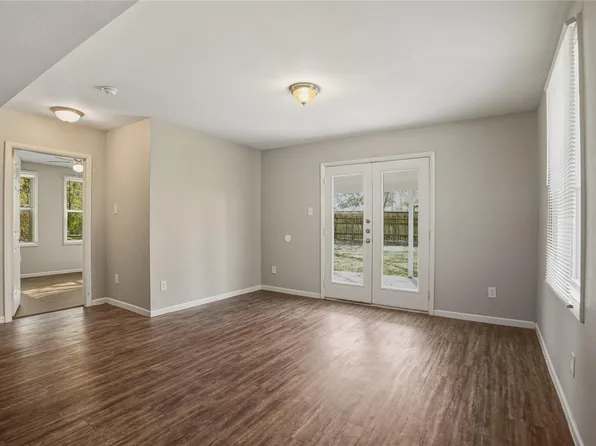 1015 Prune St, La Marque, TX 77568