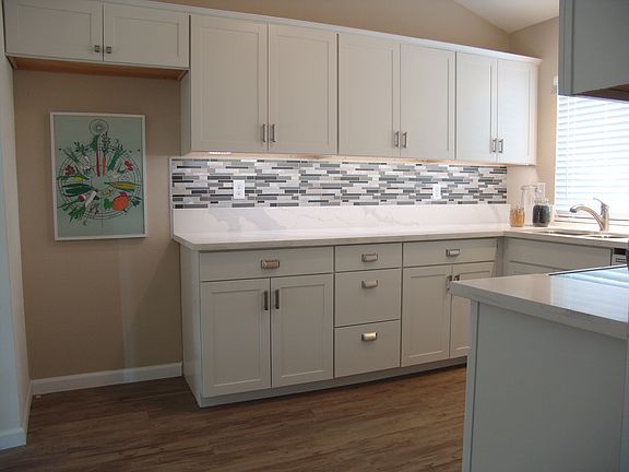 2nd image of 7700 Parkway Dr Unit 21