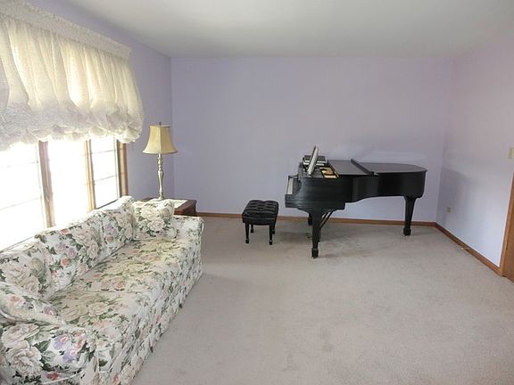 3rd image of 8042 174th St