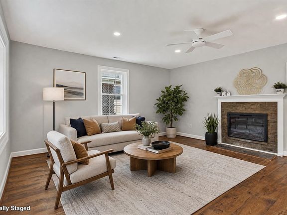 3rd image of 1433 Harding Ave