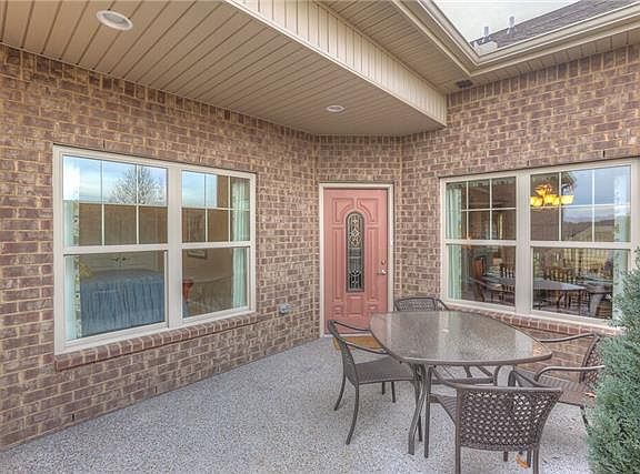 2nd image of 238 Glennister Ct #20