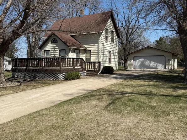 170 8th St, Walnut Grove, MN 56180