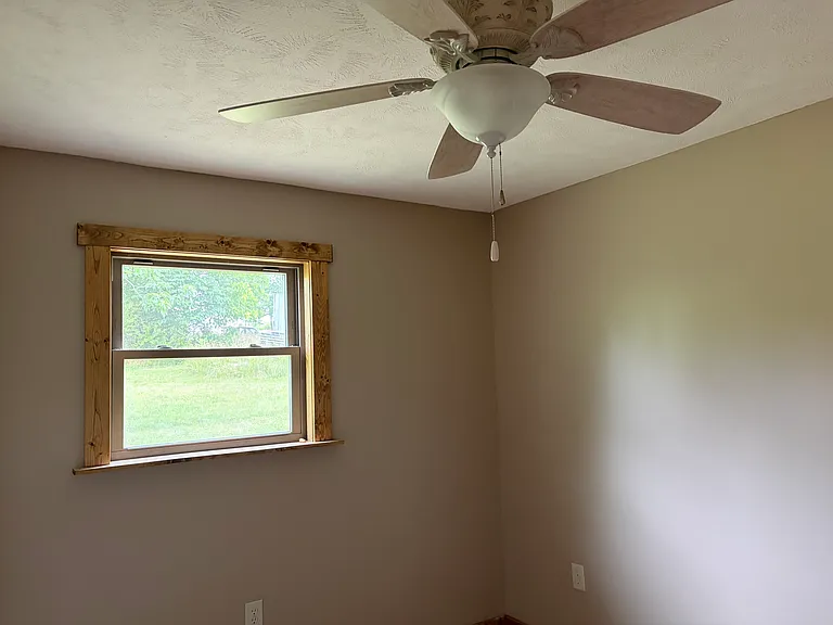 127 Bradshaw Dr — Photo 10