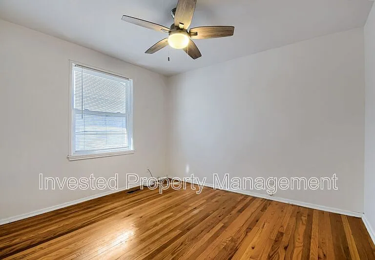 785 Elm St — Photo 10