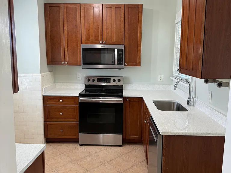2129 River Blvd #6 — Photo 11