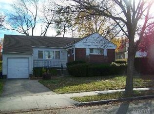 191 Daniel Rd N, Massapequa, NY 11758
