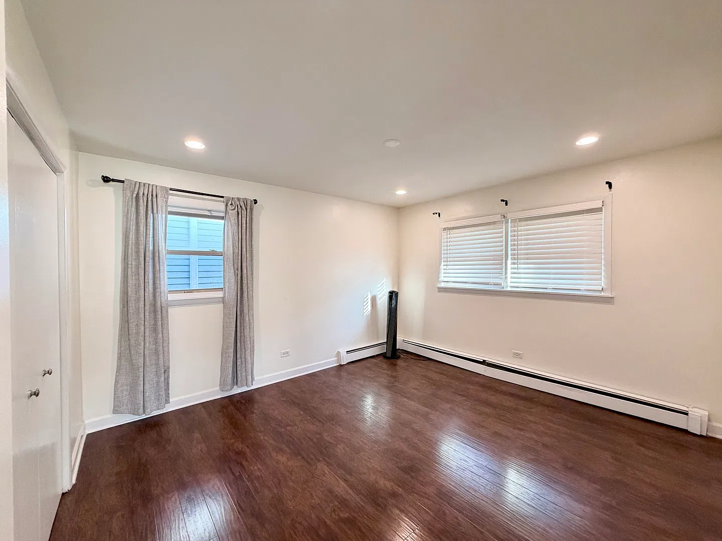 3 bed, 1.0 bath, 950 sqft, $1,800 — Photo 4