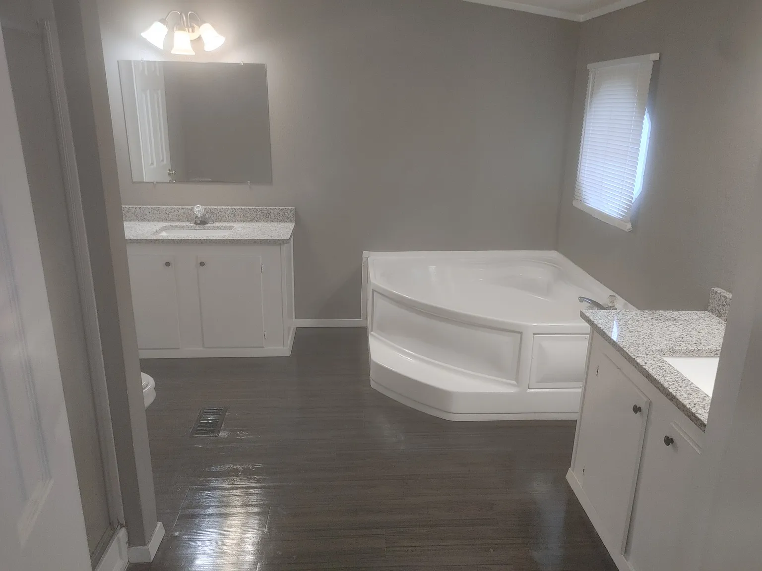 128 West Kelly rd — Photo 4