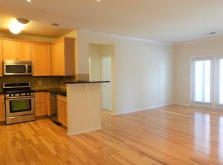 11750 Old Georgetown Rd APT 2318, North Bethesda, MD 20852