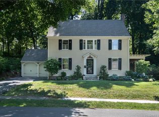 8 Stratford Rd, West Hartford, CT 06117