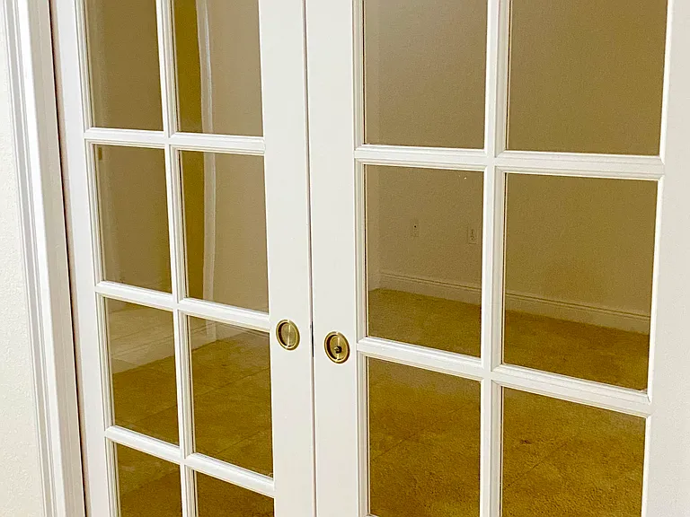 Den or possible 3rd bedroom