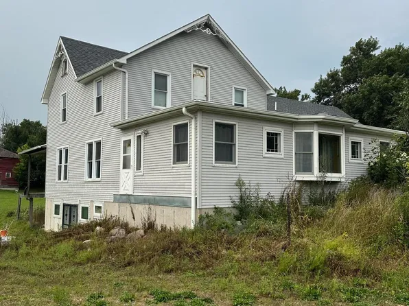 270 Lockhart St, Clear Lake, SD 57226