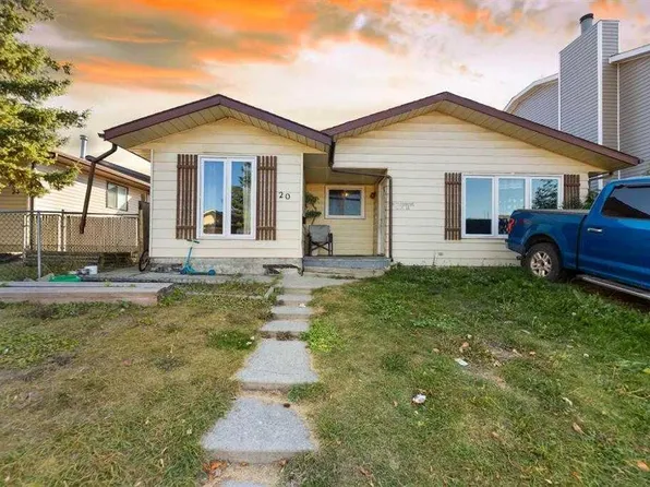 20 S Castlegrove Way NE, Calgary, AB T3J 1T7