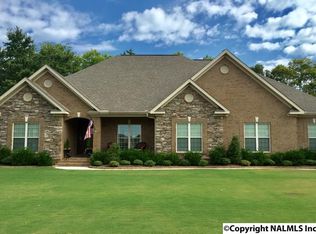 2702 Applewood Cir SE, Decatur, AL 35603