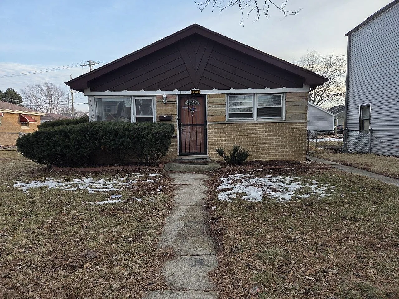3724 Saint Paul Ave photo 1