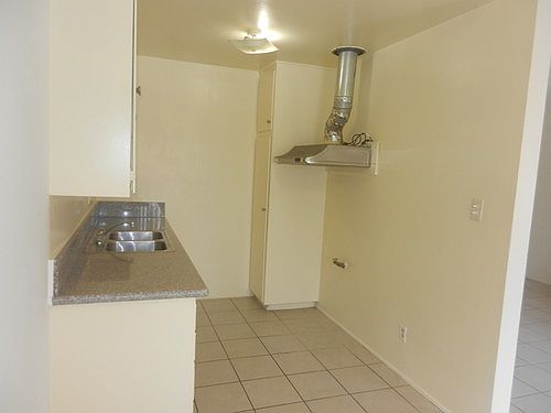 4th image of 2931 Lincoln Park Ave APT 3