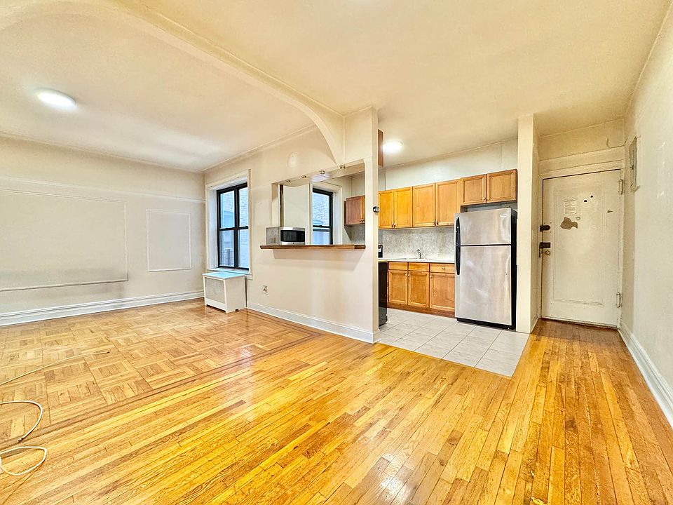 1st image of 45-32 44th St #3