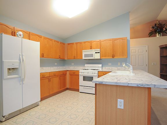 2nd image of 886 Breeze Dr