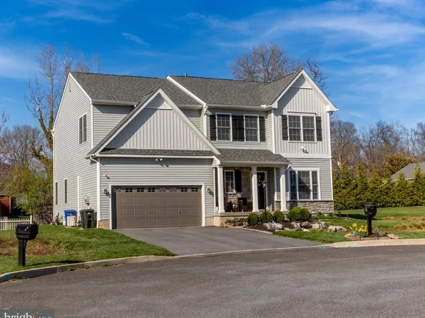 63 Oxford Ridge Ct, Coopersburg, PA 18036