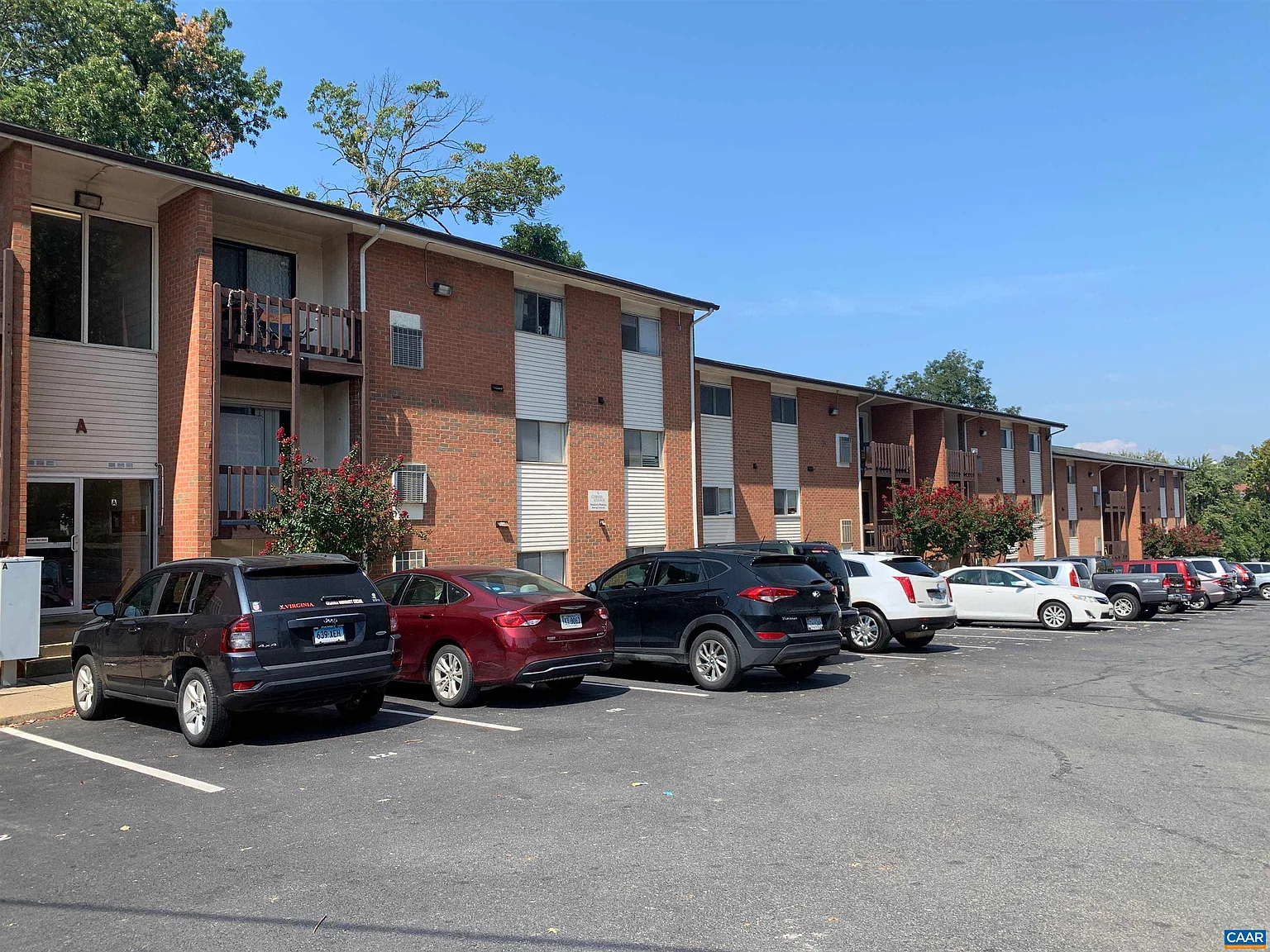 3 bed, 2.0 bath, 964 sqft, $3,000 — Photo 1