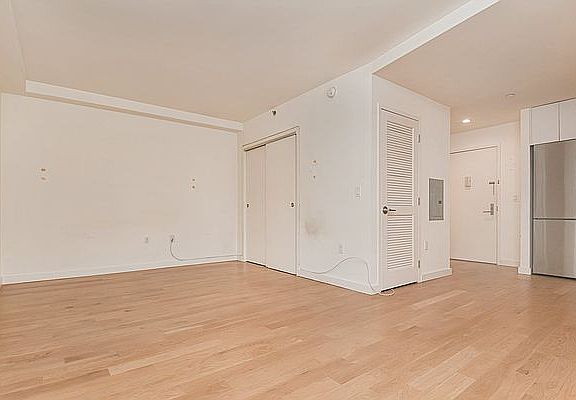 4th image of 66 Ainslie St #3J