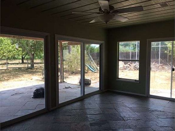 2nd image of 5001 Malaga Ln