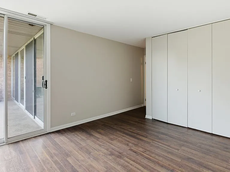 6000 Oakwood Dr #4H — Photo 9