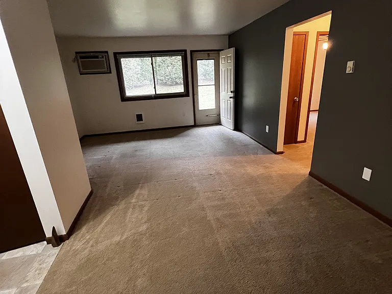 514 S Main St — Photo 17