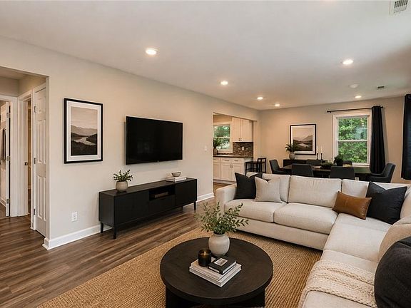 5th image of 90 Whitaker Cir NW