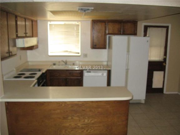 4th image of 5805 Vegas Dr