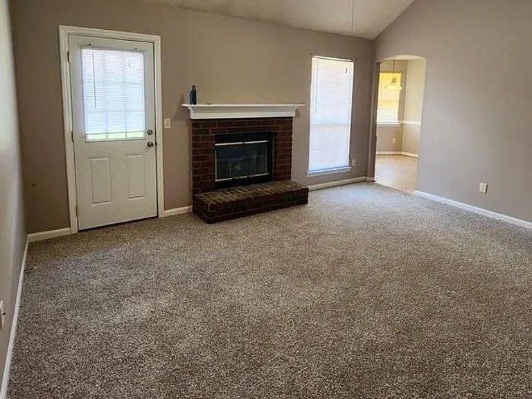 2411 Fernando Ct — Photo 11