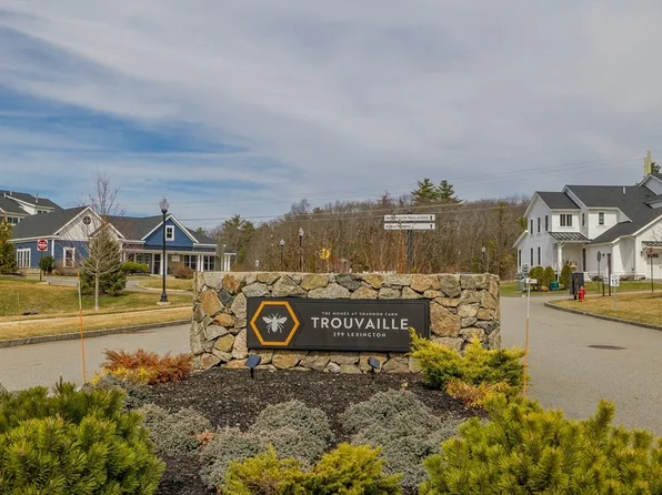 299 Lexington St Unit 104, Woburn, MA 01801