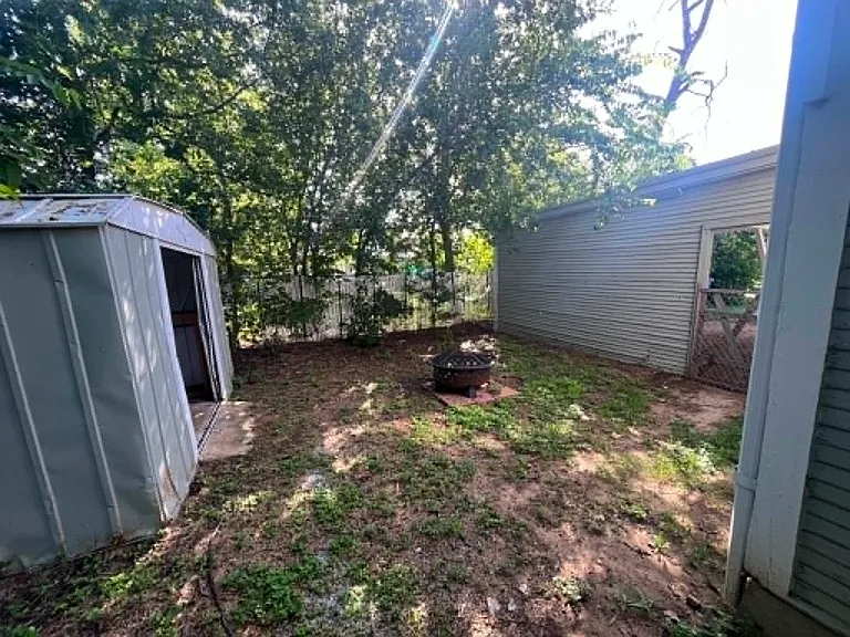 1607 Avenue I — Photo 21