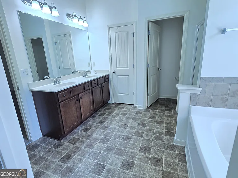 2020 Beyers Landing Dr — Photo 28
