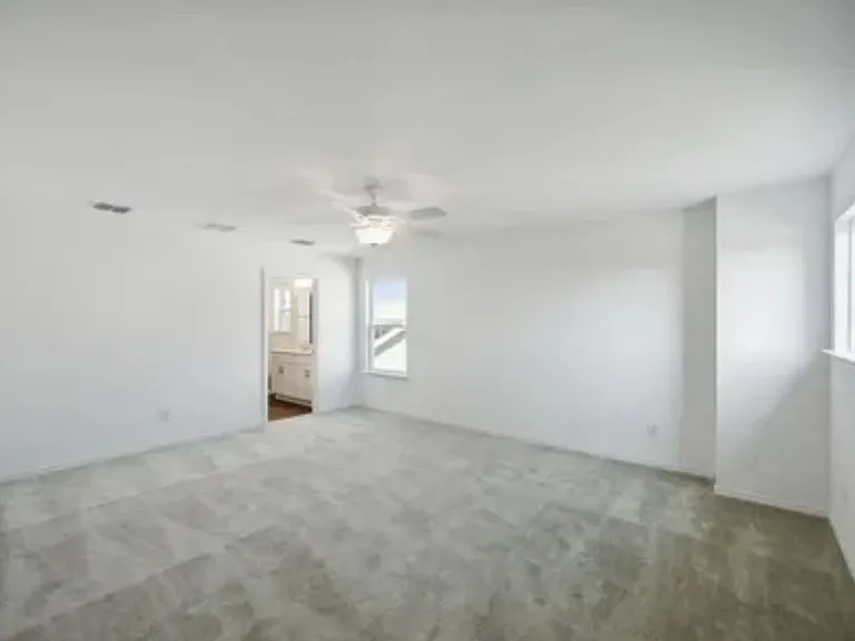 701 Union Dr — Photo 4