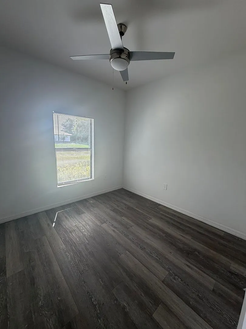 3 bed, 2.0 bath, 1250 sqft, $1,595 — Photo 3