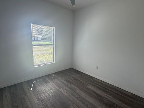 3rd image of 1097 Highlands Rd