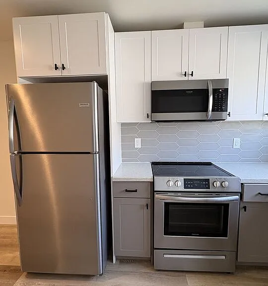 6350 Willoughby Ave #9 — Photo 10