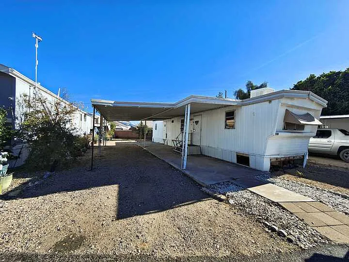 Building Photo - 16005 N 32nd St #59
