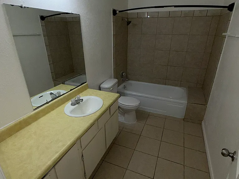 3608 Robinhood Dr — Photo 8