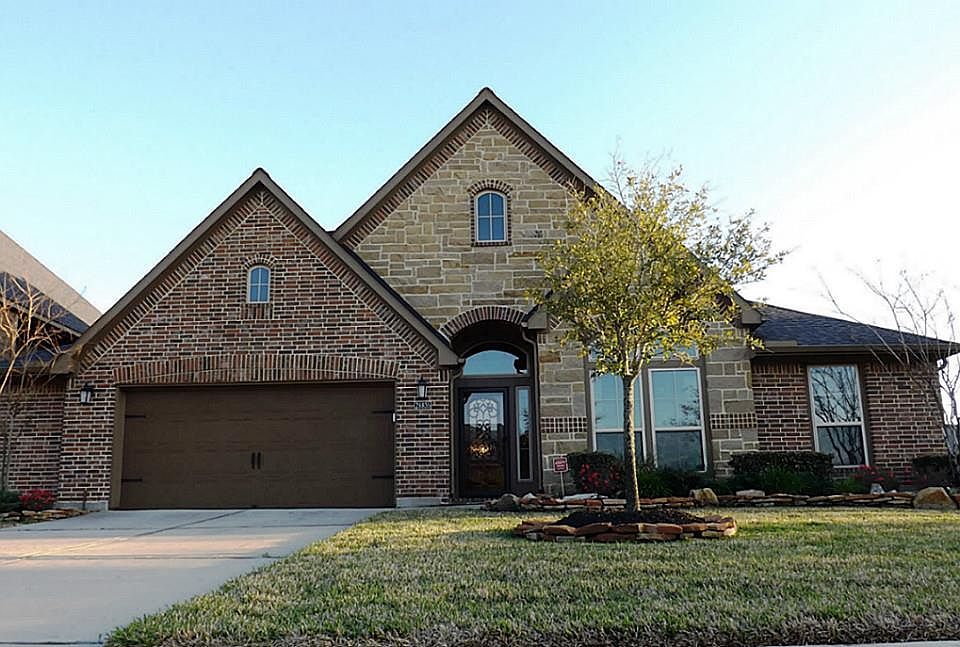 1st image of 28835 Hollycrest Dr