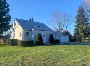 17325 Burnet St, Brookfield, WI 53045