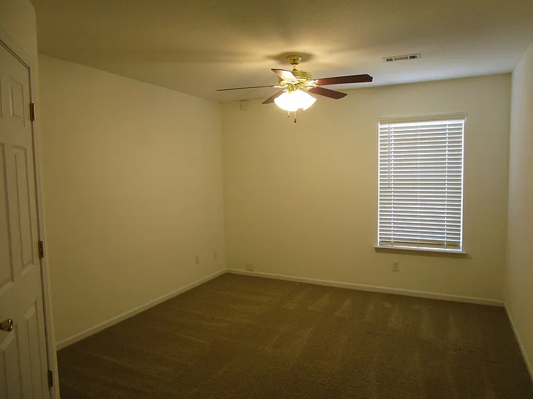2409-2411 Northampton Dr. — Photo 24